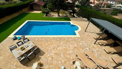 Schönes Ferienhaus Caesar mit großem Pool und Garten - Foto 4, sunbed