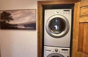 Hot Tub & Firepit Near Ski Resorts & Cozy Modern Cabin - Foto 34