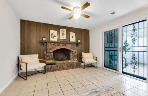 6BD Near DT - BBQ Grill, Games & Football Fun - Photo 58