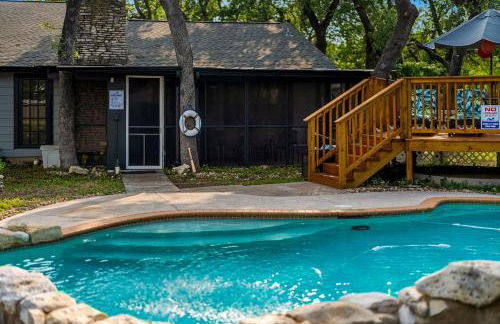 Serene Family Retreat King Beds Pool Hot Tub and Games - Photo 48