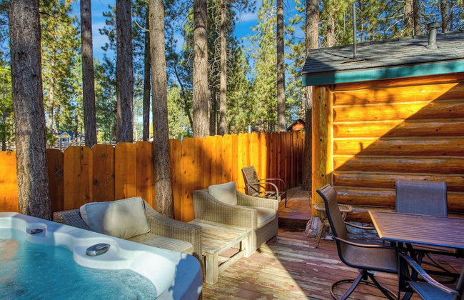 Pinetree Place by Avantstay Group Cabin w/ Hot Tub Minutes to the Lake - Photo 100