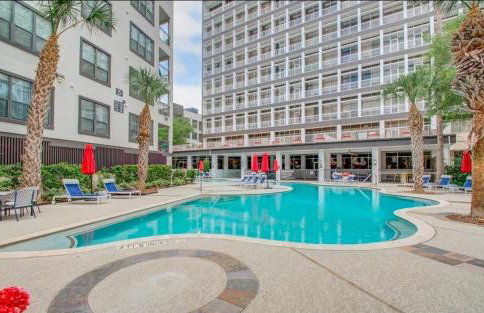 Luxury 1BR Resort Stay with WiFi, Pool, and Desk near Med Center and NRG - Foto 33