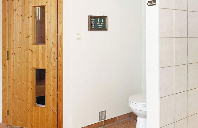 8 Person Holiday Home in Blido - Photo 14