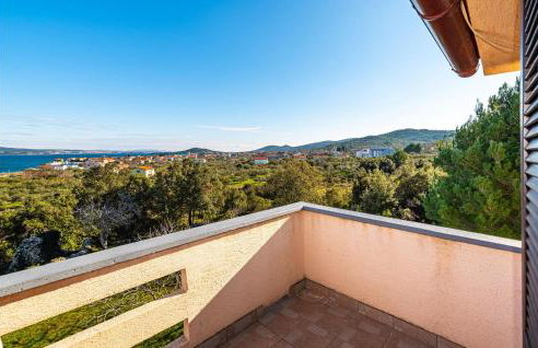 2 Bedroom Amazing Apartment In Nevidane - Foto 14