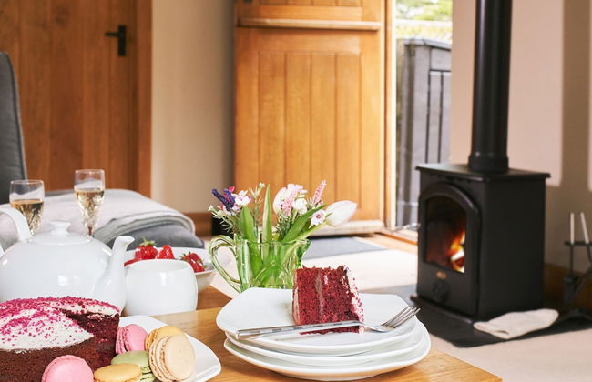 Swifts Return in Lower Ashton - Foto 17