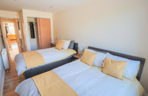 Stylish Modern Newly Built Apartment 15 min From City Centre - Foto 18