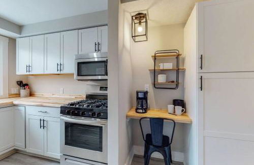 Steps to the HOF-Football Fans Dream Stay - Foto 29