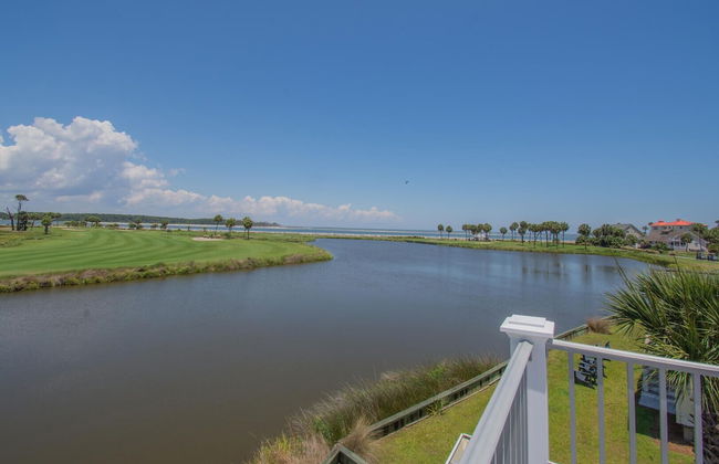 5 Bed Sleeps 12 With Water Views - Photo 1