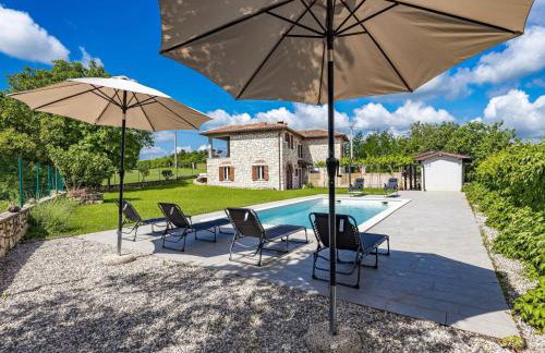 Charming Villa with Pool - Foto 11