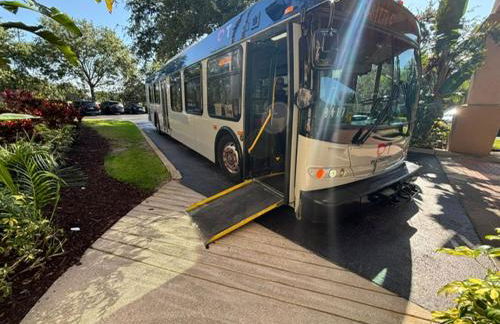 Disney Epic 1st Floor Shuttle - Foto 103