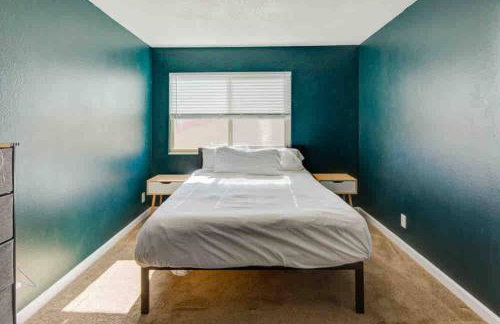 Arcade game room, 2 king beds, ev chargers - Foto 45