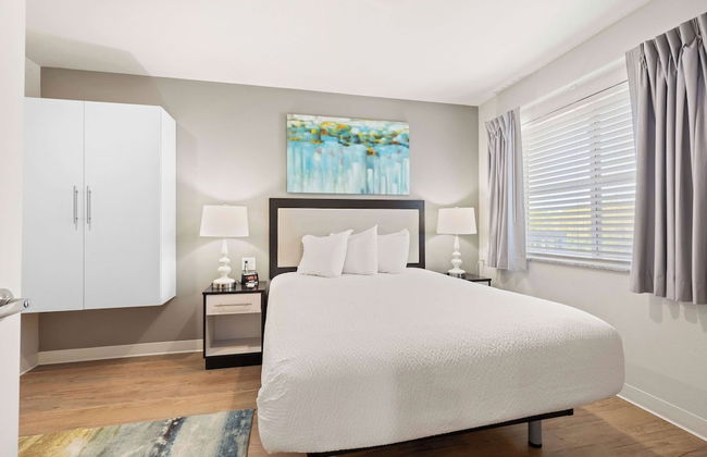 WaterWalk Extended Stay by Wyndham Kansas City - Overland Pk - Photo 14