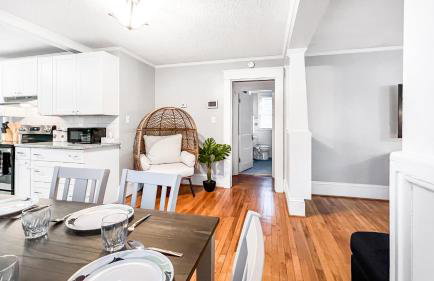 Homey Lodge - Cozy home / Walk to Revolution Mill / Near Downtown / Perfect for groups and family / Free parking - Foto 18