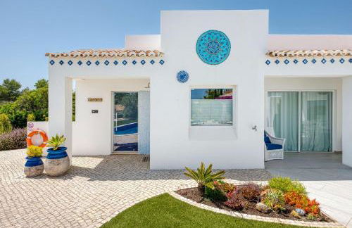 Charming Villa with Pool & Scenic Garden - Foto 68