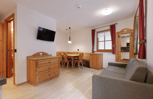 Chalet Tyrolian Apartments - by Familiaris - Pools 500 meters - Foto 38