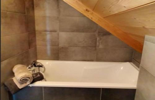 Au chalet de JO avec accès à l'espace piscine et jacuzzi - Foto 38