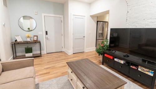 Spacious 2 bed 2 bath Downtown OTR condo minutes walk to the Reds Bengals stadium & more! - Foto 2