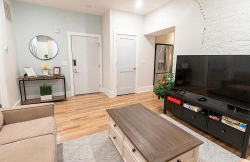 Spacious 2 bed 2 bath Downtown OTR condo minutes walk to the Reds Bengals stadium & more! - Foto 2