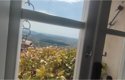 Luxury Apartment - Photo 16