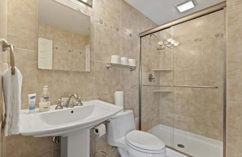 6bedrooms, ramp boat dock slips water toys, nice cove area - Foto 30