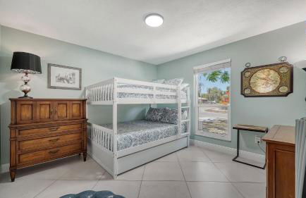 Beautiful Home - Oasis Backyard with Heat Pool - Foto 13