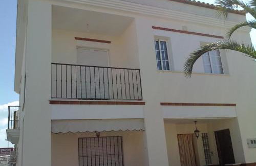 Casa céntrica, 3 dormitorios, gran terraza, cerca de la playa - Foto 17