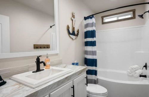 New Bear Lake Home with Beautiful Fall Views - Photo 14