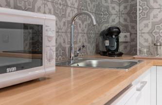 Chic & Comfortable Apartment, Private Terrace - Photo 17