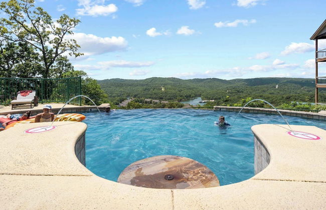 Cliffside Lake Retreat - 2 Bdr, Walk to Table Rock - Photo 19