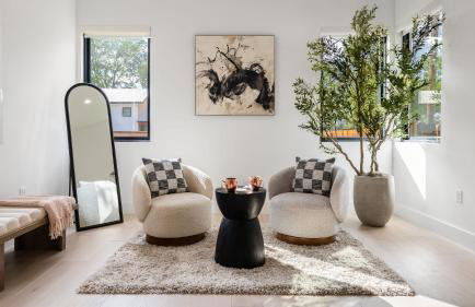 Stylish Home with Firepit Balcony Steps from Austin’s Best Near Rainey St Lady Bird Lake Downtown The Ashlee by AvantStay - Foto 11