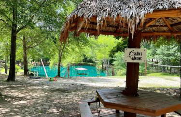 Casita with Swimming Pond & Sand Volleyball Access - Foto 1