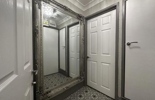 Modern Spacious 1 Bed Apartment with Free Parking in Trendy Inner London Suburb 15 mins walk to Victoria Line Underground then 20 mins to Oxford Street "West End of London" or 10 mins walk to Overground and 10 mins to London Liverpool St "City of London" - Foto 4