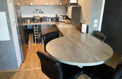 Andromède Chic T2 - Parking - Proche Airbus et aéroport - Foto 8