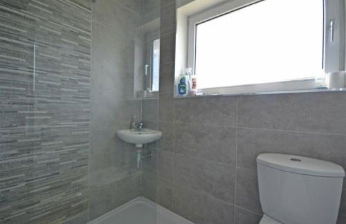 Modern home in historic market town near airport - Foto 9