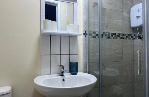 Modern Apartment Off-Road Parking-Twin Room Suite 4 - Foto 20