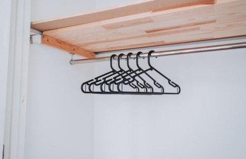 Modern & comfortable 4 bed house - Photo 36