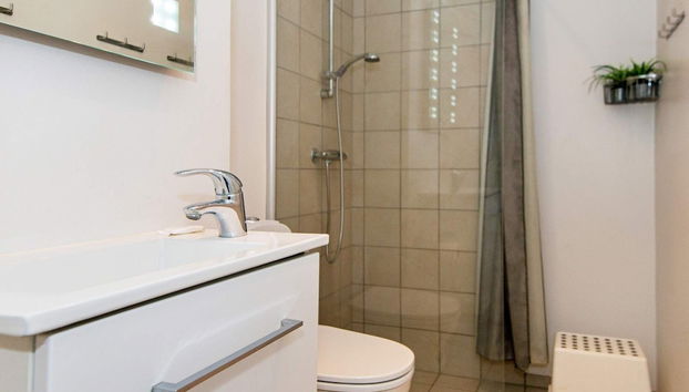 4 Person Holiday Home in Glesborg - Foto 4, Baño