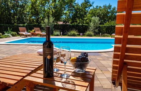 Four-Bedroom Holiday Home In Suhovare - Foto 10