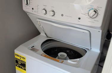 4 mi to Jack Thrice Stadium + hot tub - Foto 5