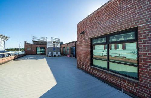 Why Knot Getaway…Rooftop with WaterView! Unit F - Foto 2