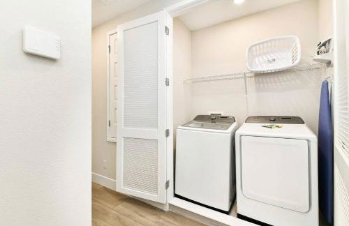 Cozy 3 Bedroom Townhouse Near Disney w/ Patio - Foto 14