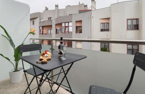 HostWise Cozy Studio with Balcony and Garage - Photo 14