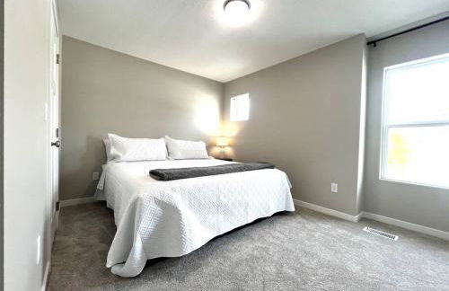Central Cedar Falls Townhome - King Beds! - Foto 12
