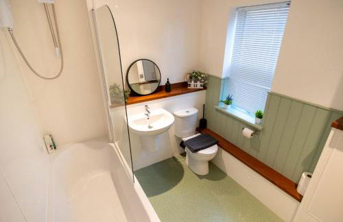 Stylish Gateway-2 bedroom house -5 minutes from the beach - Foto 9