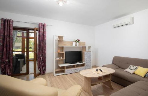 Three-Bedroom Holiday Home In Divsici - Foto 3