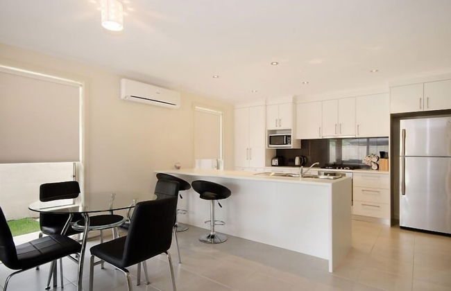 Fringe Apartments - Photo 8