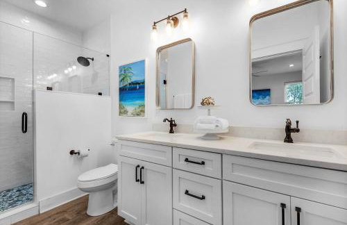 Latitude! New 8 Bedrooms! Beach! - Foto 31