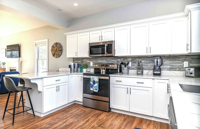 Maritime Meadows Charming Resort-style Home! - Photo 12