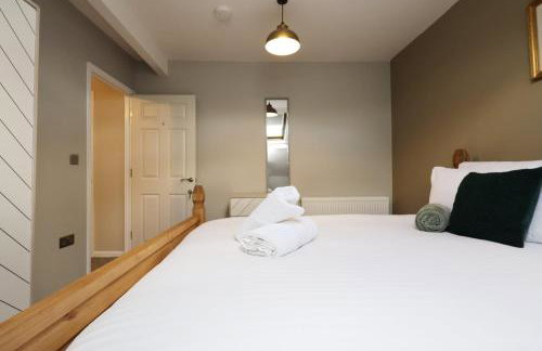 Modern Comfort 4 Bedrooms and Great Location - Foto 57