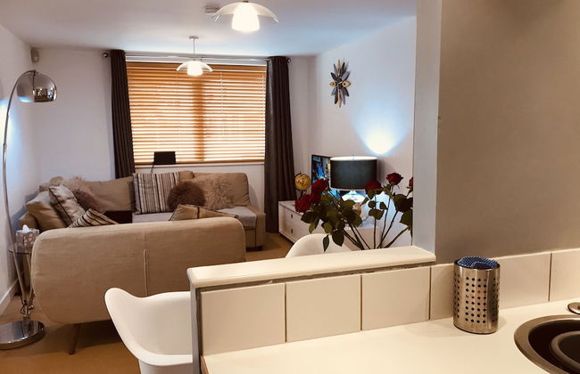 2 Bedroom Luxe Dockland Apartment with Parking - Foto 4